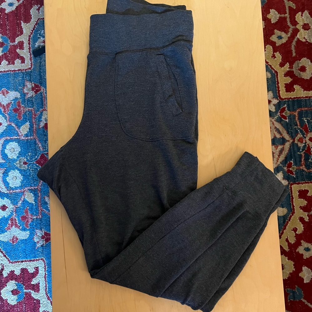 Athleta super soft sweatpants/leggings